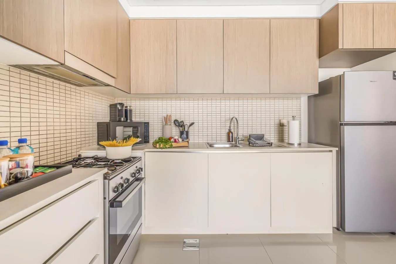 Apartament Large 1Br With Gym And Pool In Iconic Tower Dubaj Zjednoczone Emiraty Arabskie