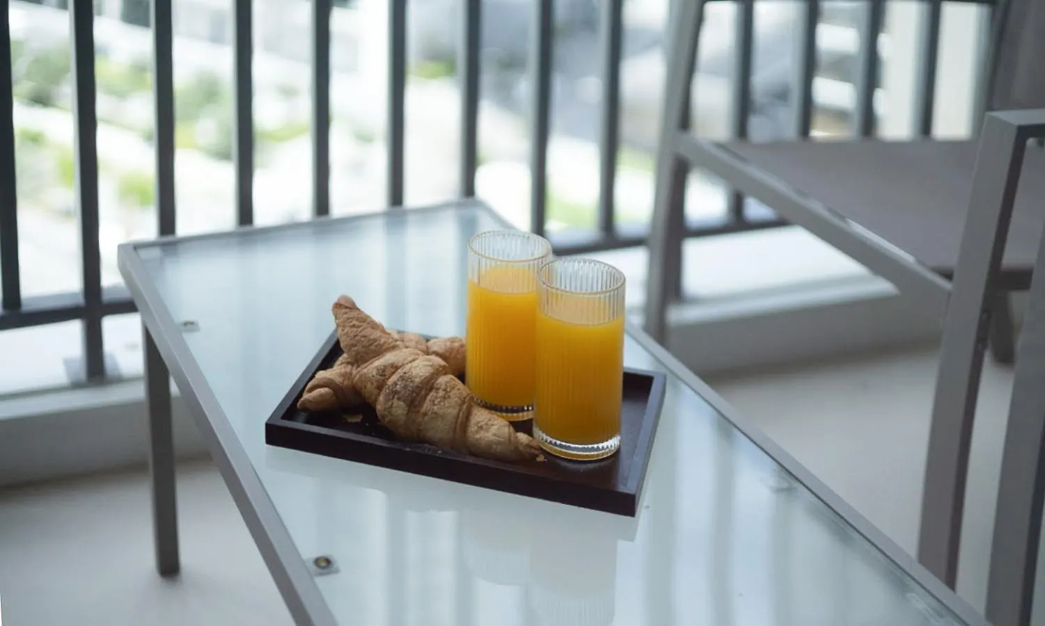 Apartament Large 1Br With Gym And Pool In Iconic Tower Dubaj