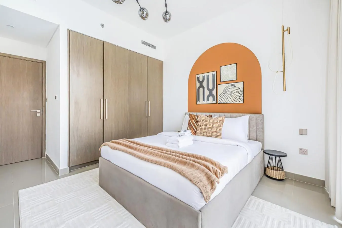 Апартаменты Large 1Br With Gym And Pool In Iconic Tower Дубай ОАЭ