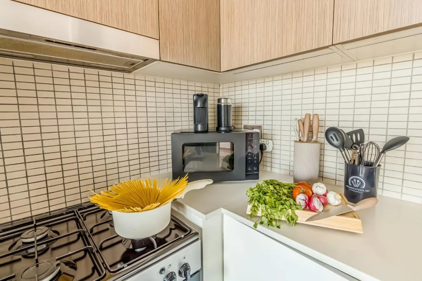 Апартаменты Large 1Br With Gym And Pool In Iconic Tower Дубай ОАЭ