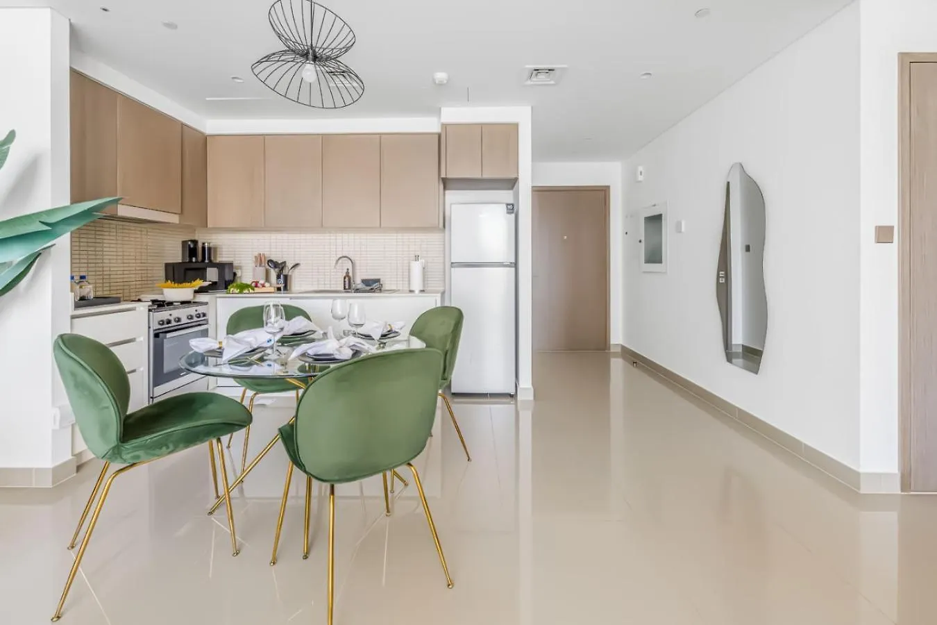 Апартаменты Large 1Br With Gym And Pool In Iconic Tower Дубай