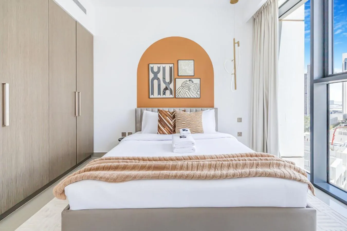 Large 1Br With Gym And Pool In Iconic Tower Apartman Dubaj 0*,